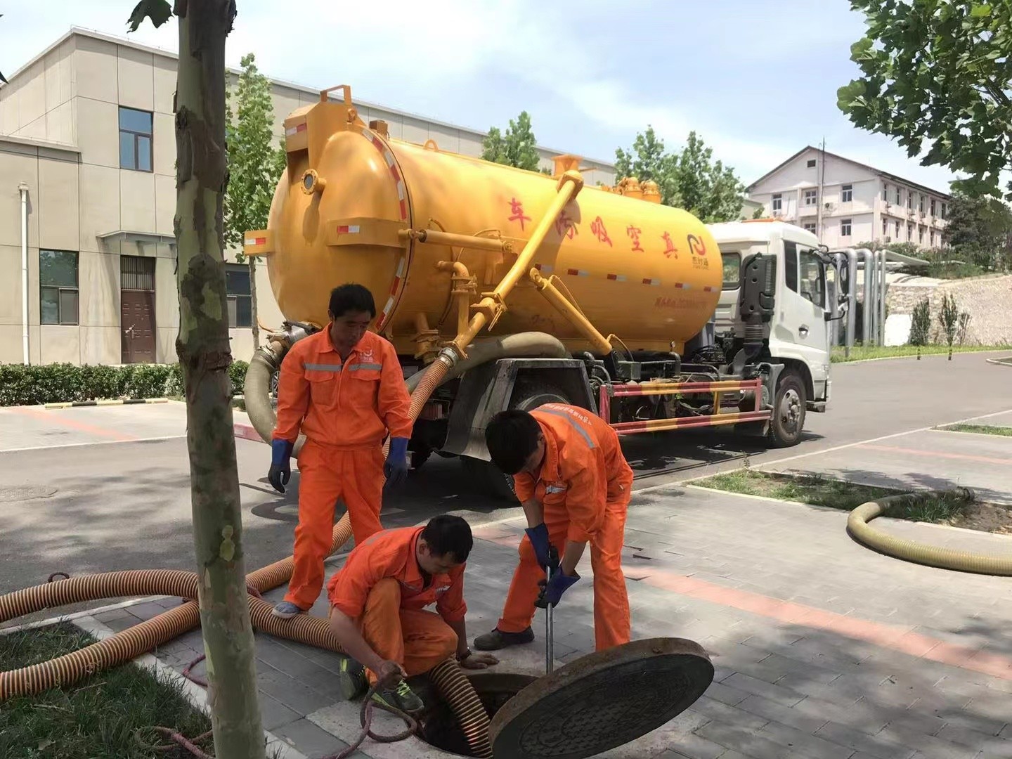 自流井化粪池清理与5-8吨吸粪车施工效率分析